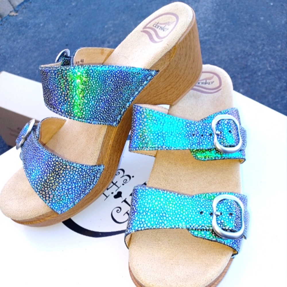Dansko Women's Iridescent Sandals size 40